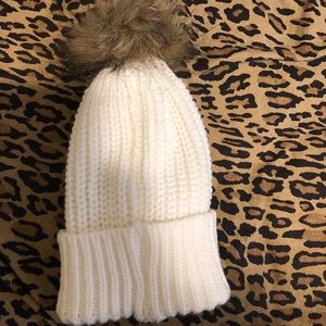 Beanie pom hat